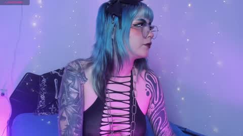 Snapshot of hallucigenia_sparza chatting on December 19, 2024, 11:18 am Hallu online show from December 19, 2024, 11:18 am