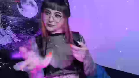 Snapshot of hallucigenia_sparza chatting on September 19, 2025, 10:32 pm Hallu online show from September 19, 2025, 10:32 pm