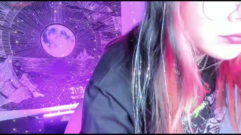 Snapshot of hallucigenia_sparza chatting on December 18, 2025, 9:32 pm Hallu online show from December 18, 2025, 9:32 pm