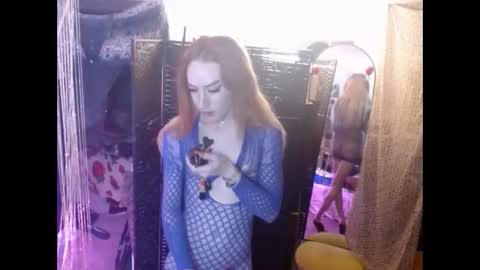 halovalentine online show from September 28, 2025, 2:06 am