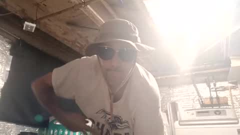 Snapshot of han811381 chatting on November 10, 2025, 2:43 am han811381 online show from November 10, 2025, 2:43 am