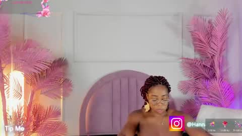 Snapshot of hanaahquinn chatting on April 18, 2026, 11:36 am hanaahquinn online show from April 18, 2026, 11:36 am
