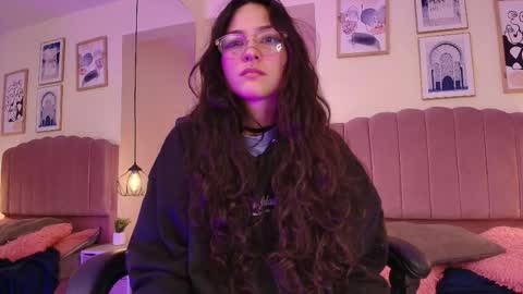 hanabie_ online show from February 10, 2026, 3:10 am