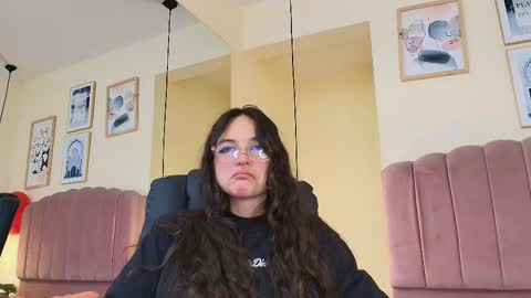 hanabie_ online show from February 22, 2026, 3:18 am