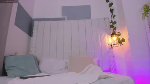 hanah_gray online show from October 29, 2025, 11:01 am