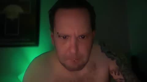 hand_banana_420 online show from October 7, 2025, 3:04 am