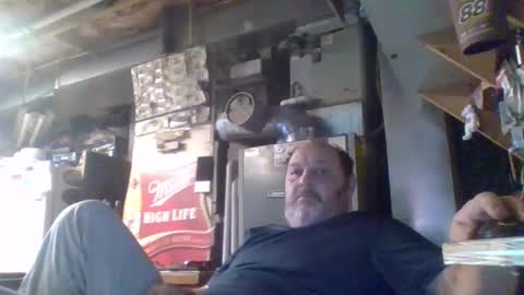 Snapshot of handiemanhere chatting on November 26, 2025, 2:18 pm naked man online show from November 26, 2025, 2:18 pm