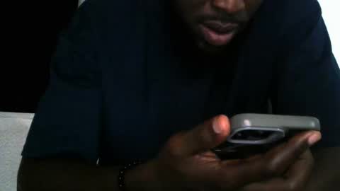 handsome king online show from April 30, 2026, 8:37 pm