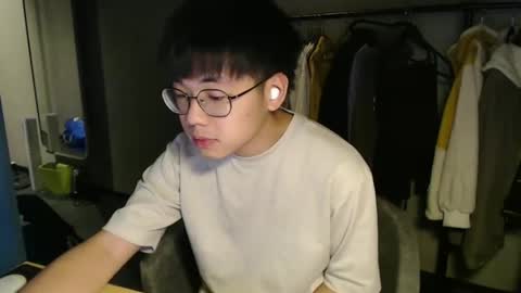 handsome_mannn online show from December 20, 2024, 2:30 am