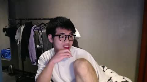 handsome_mannn online show from February 21, 2025, 11:43 pm