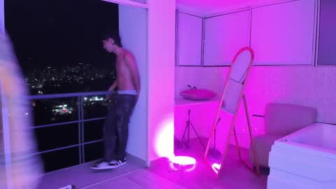 Snapshot of handsomeboys19 chatting on September 10, 2025, 2:55 am leonardfarrucknick and otis online show from September 10, 2025, 2:55 am
