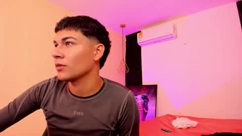 leonardfarrucknick and otis online show from February 3, 2026, 6:40 am