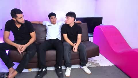 leonardfarrucknick and otis online show from February 25, 2026, 12:37 pm