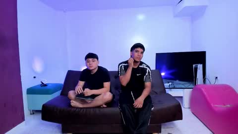 Snapshot of handsomeboys19 chatting on February 28, 2026, 12:06 pm leonardfarrucknick and otis online show from February 28, 2026, 12:06 pm