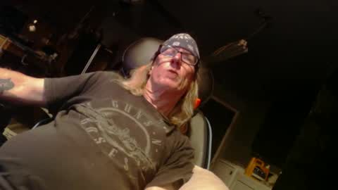 Snapshot of handyman5303 chatting on February 17, 2025, 7:04 am Handystudman online show from February 17, 2025, 7:04 am