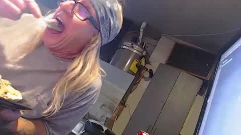 Snapshot of handyman5303 chatting on November 7, 2025, 10:48 am Handystudman online show from November 7, 2025, 10:48 am