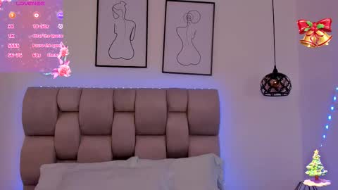 hanna__evans_ online show from December 14, 2025, 12:10 pm