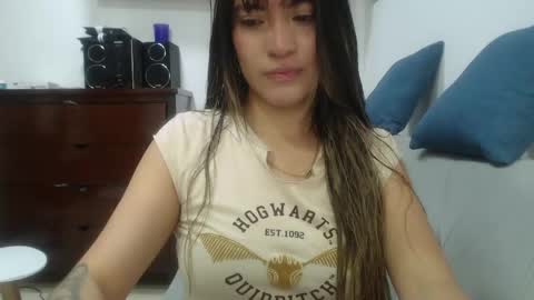 Hanna  online show from April 21, 2026, 12:00 pm