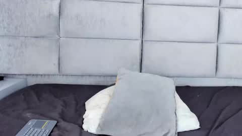 Hanna Castro online show from November 22, 2025, 1:21 pm