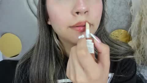 Hanna Castro online show from December 17, 2025, 1:17 pm