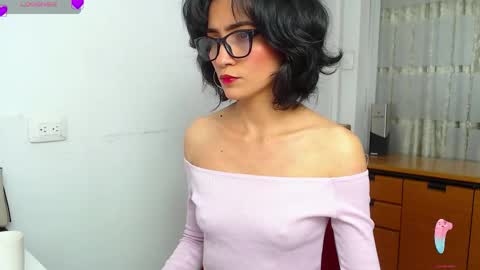 Sara online show from November 6, 2025, 5:36 pm