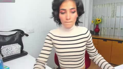 Sara online show from December 16, 2025, 9:42 pm