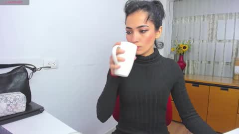 Sara online show from December 21, 2025, 1:51 pm