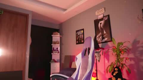 HANNA  online show from October 12, 2025, 2:10 am