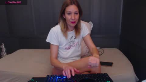 hanna_ha online show from December 22, 2025, 8:50 pm