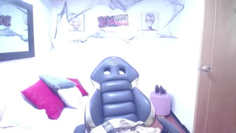 hanna_lamber online show from October 16, 2025, 11:55 am