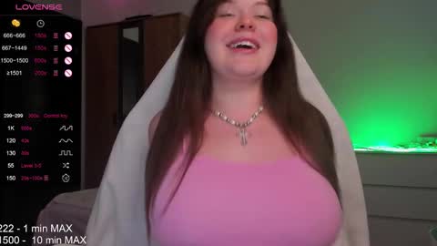 hanna montanas online show from November 30, 2025, 12:53 pm