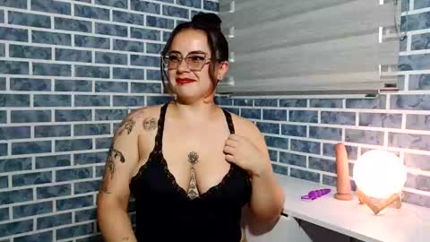 hanna_moons online show from February 20, 2026, 7:36 pm