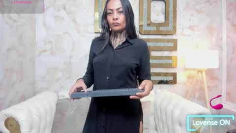 EVA online show from November 5, 2025, 9:53 am