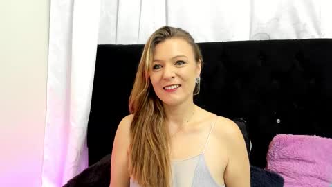 hanna_vell11 online show from January 16, 2026, 2:37 am