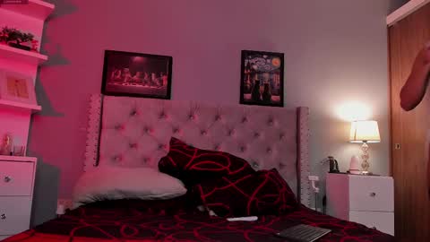 Snapshot of hannachris chatting on February 18, 2025, 1:10 am Hanna online show from February 18, 2025, 1:10 am