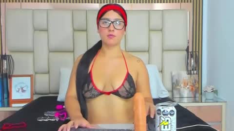 HannaClaire online show from September 19, 2025, 5:09 am