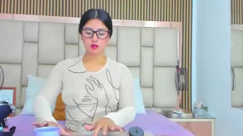 HannaClaire online show from September 20, 2025, 7:09 am
