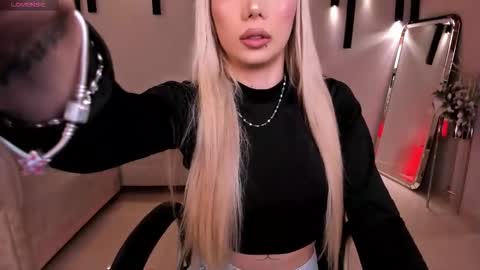 Snapshot of hannaconnor_ chatting on October 18, 2025, 8:20 pm Hanna Connor online show from October 18, 2025, 8:20 pm