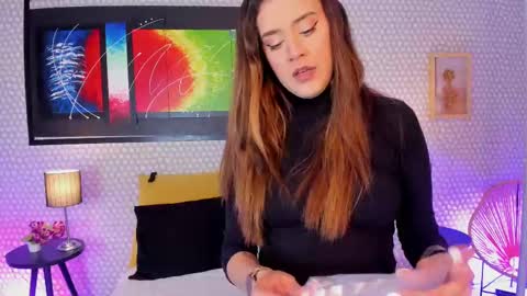 Hanna online show from October 12, 2025, 3:16 am