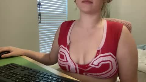 hannah773762 online show from May 7, 2026, 7:30 pm