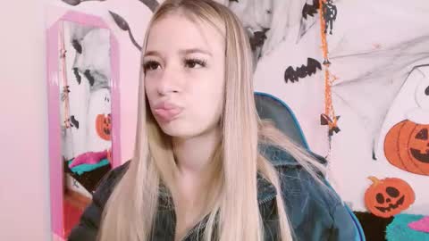 Hannah 027 online show from October 22, 2025, 10:37 am