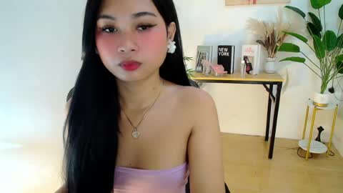 Snapshot of hannah_davis69 chatting on July 7, 2026, 2:36 am Alex online show from July 7, 2026, 2:36 am
