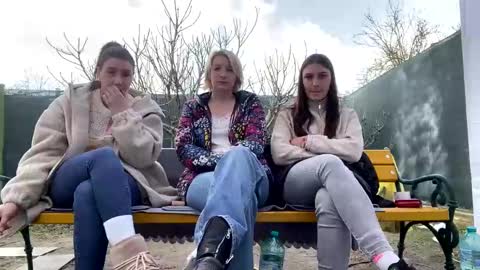 Snapshot of hannah_wildd chatting on March 2, 2025, 10:14 am Rose online show from March 2, 2025, 10:14 am