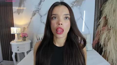 Hannahill69 online show from March 4, 2026, 4:40 am