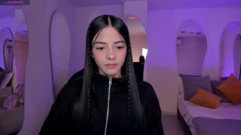 HANNAH J online show from November 1, 2025, 7:05 pm