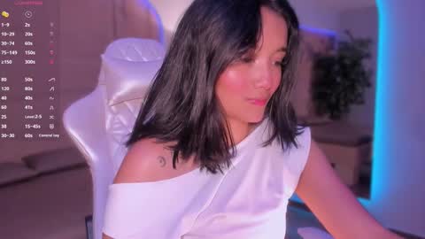 hannahmonttgomery  Help me reach 100 Hands up online show from March 7, 2026, 4:48 pm