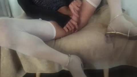 hannahsometimes694u online show from November 27, 2025, 7:32 am