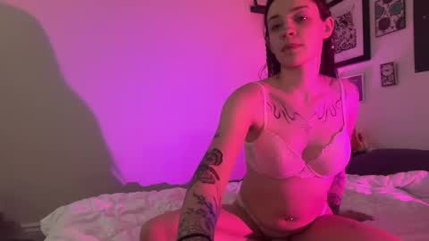 Hannah Taylor online show from February 15, 2026, 7:51 am