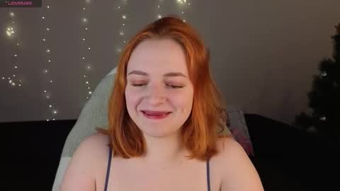 Snapshot of hannamelon_ chatting on February 7, 2026, 8:18 am Hanna first stream on feb 5 11pm UTC3 online show from February 7, 2026, 8:18 am