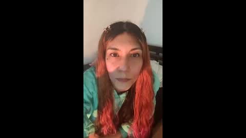 hannaqueen23 online show from February 5, 2026, 7:13 am